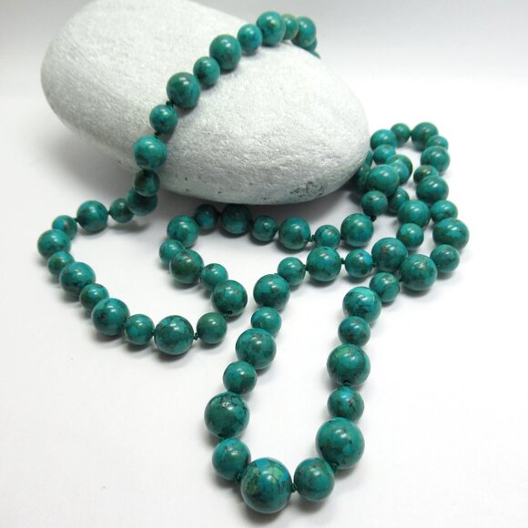 Hand Knotted Turquoise bead necklace - Picture 9 of 11
